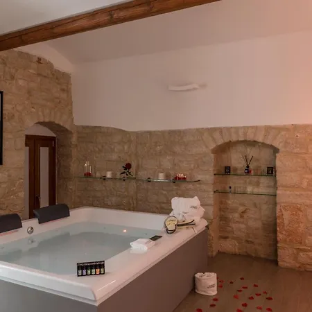 Le Dimore Del Garibaldi 4* 카사노 델레 무르제