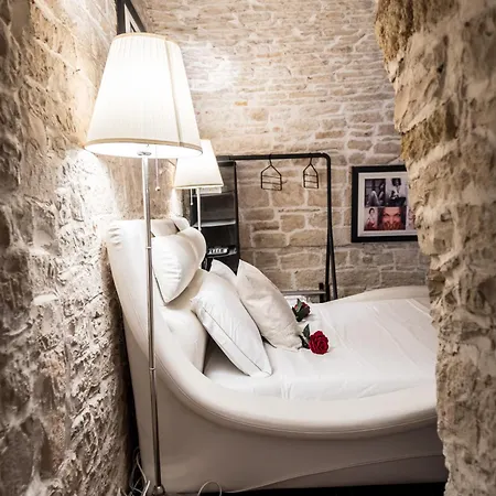 Le Dimore Del Garibaldi 4* 카사노 델레 무르제